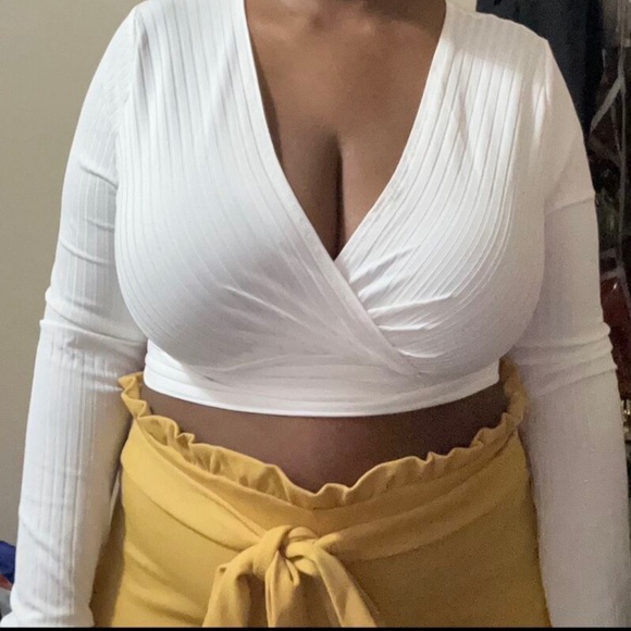 PLUS Surplice Crop - Picture 3 of 5